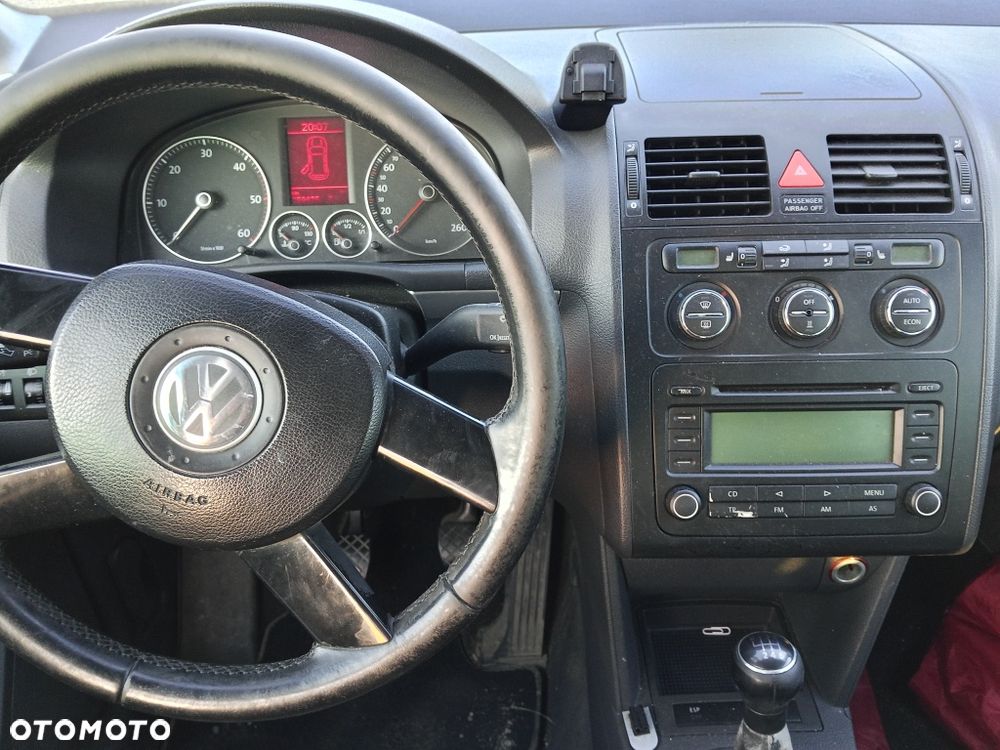 Volkswagen Touran - 3