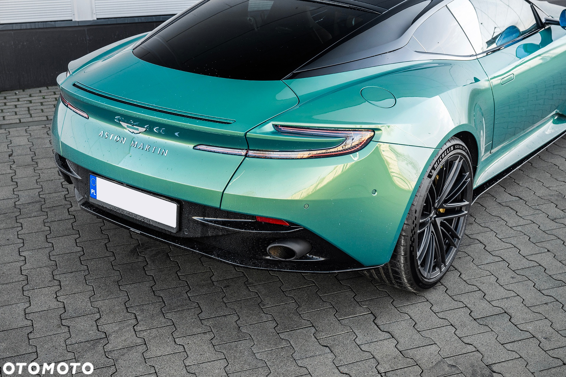 Aston Martin DB12 - 11