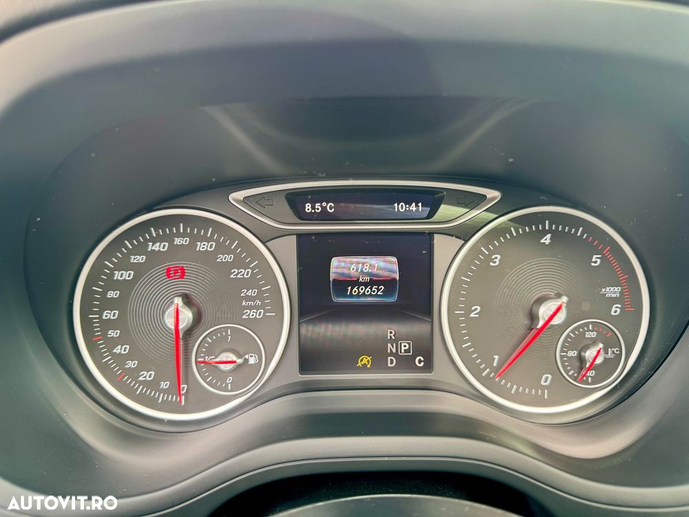 Mercedes-Benz B 180 d 7G-DCT Urban - 8