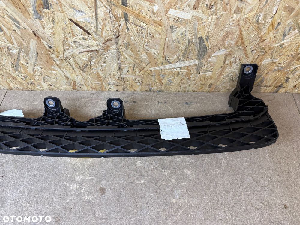 VW PASSAT B7 ŚLIZG ZDERZAKA PRZÓD WSPORNIK ATRAPY BELKA 3AA807571 - 10