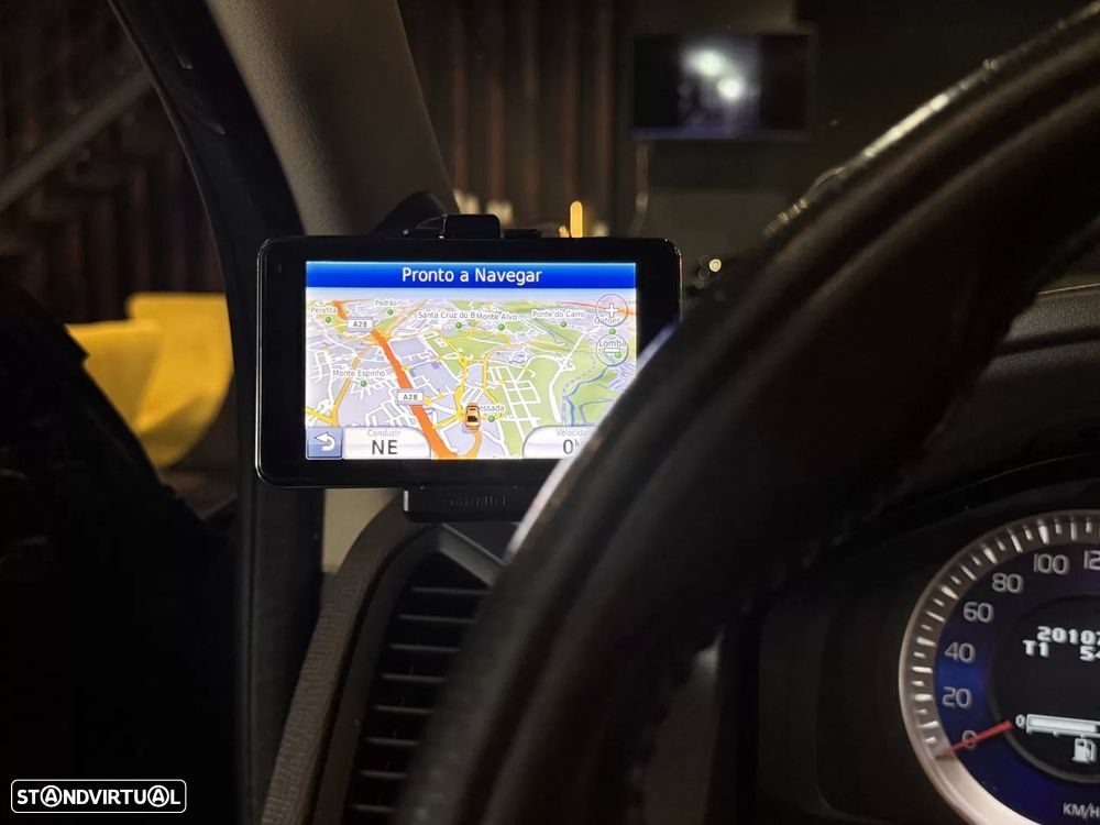 Volvo XC 60 2.0 D4 R-Design Start/Stop - 25