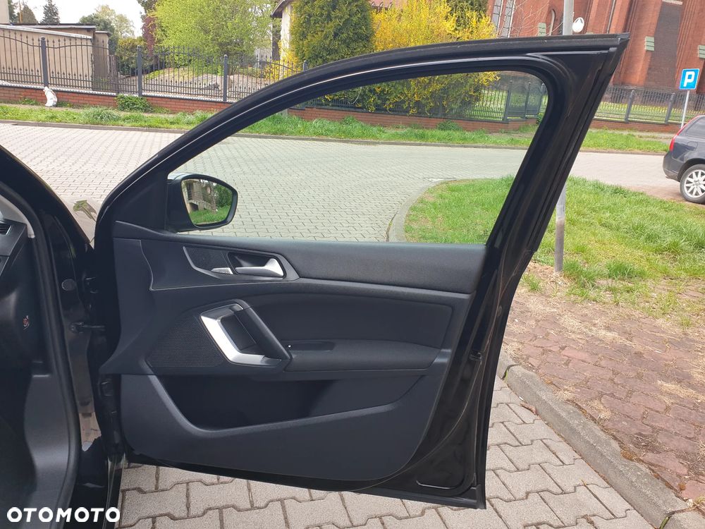 Peugeot 308 2.0 BlueHDi Allure S&S - 31