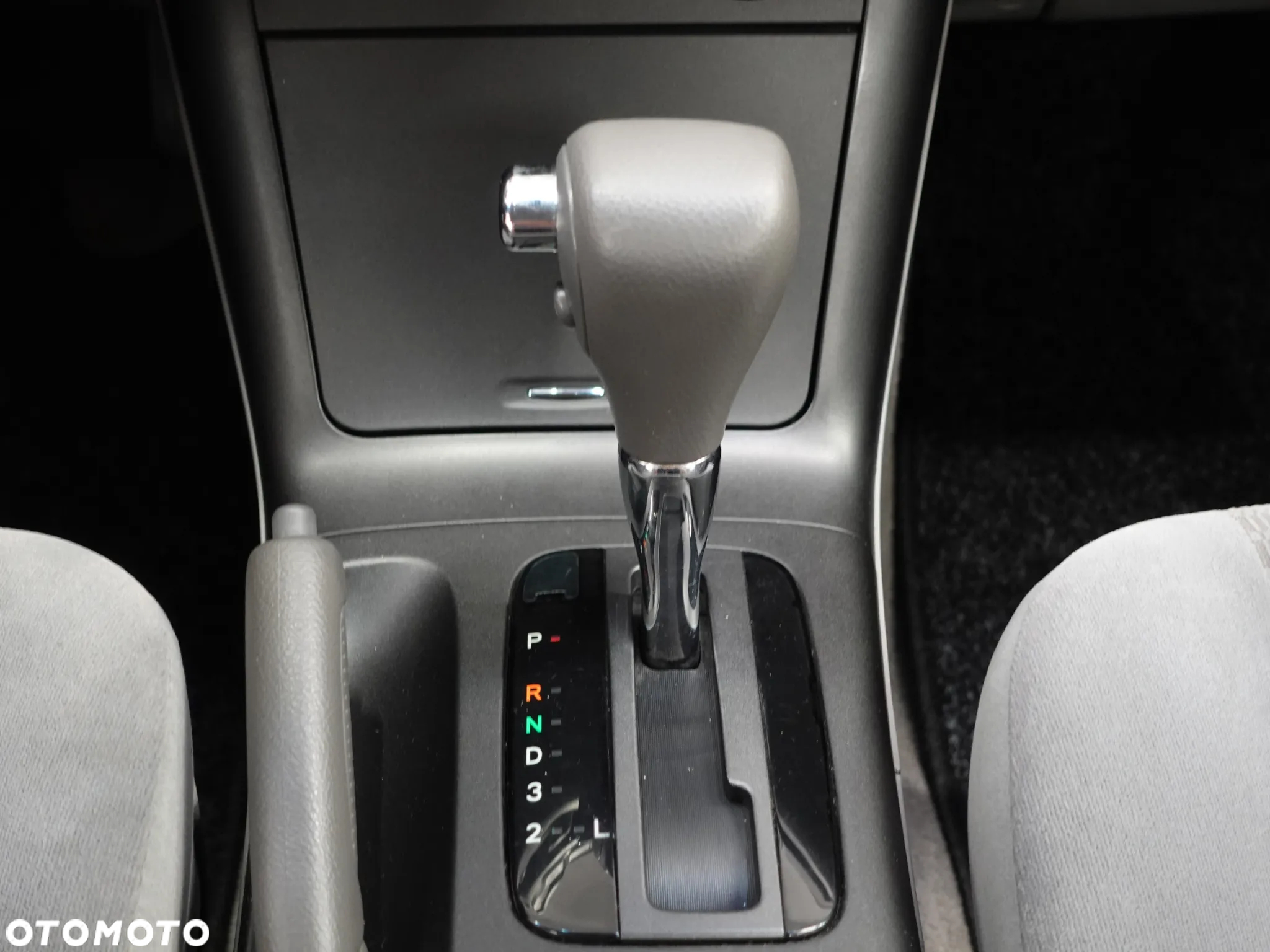 Toyota Camry 2.4 VVT-i - 37