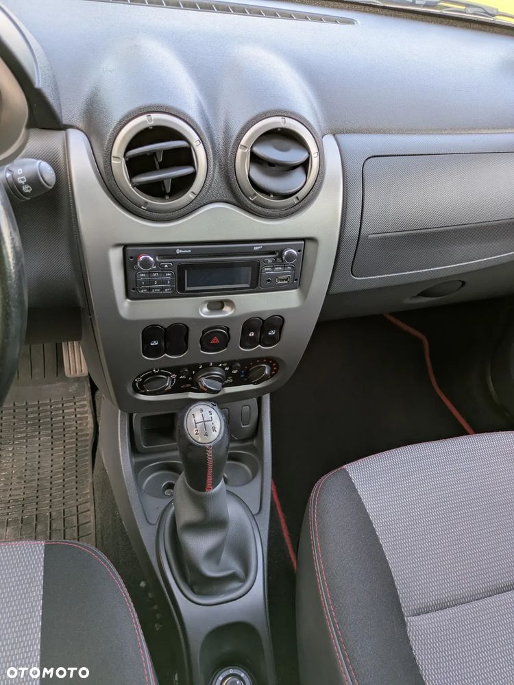 Dacia Duster 1.6 Laureate - 21