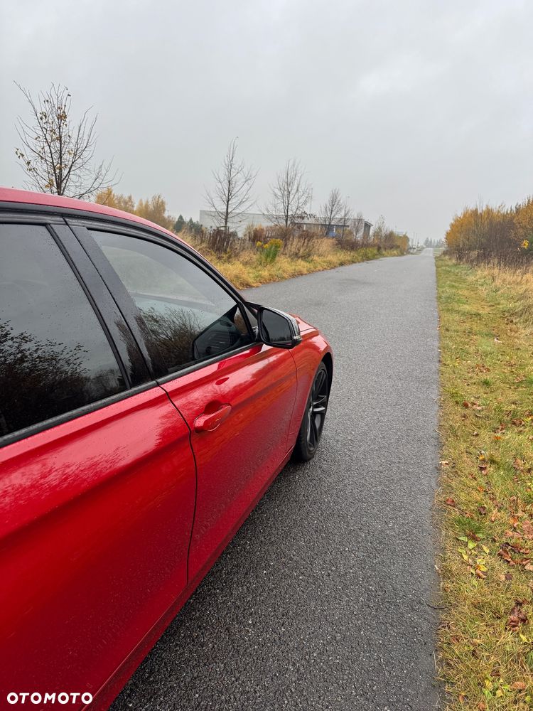 BMW Seria 3 328i Sport Line - 3