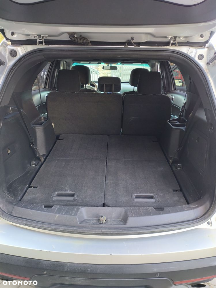 Ford Explorer - 16