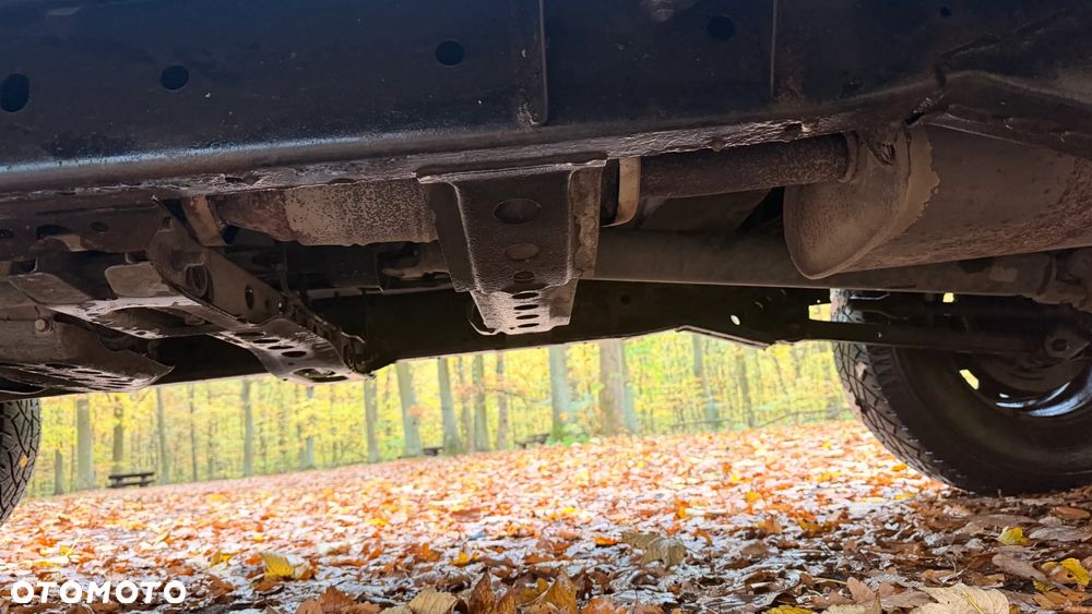 Nissan Terrano 3.0 V6 - 16