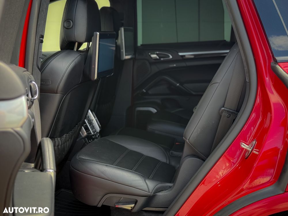 Porsche Cayenne Turbo S Tiptronic S - 25