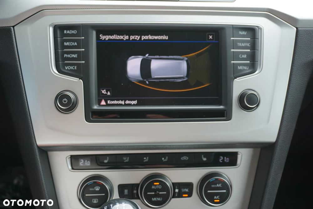 Volkswagen Passat 2.0 TDI BMT Trendline - 24