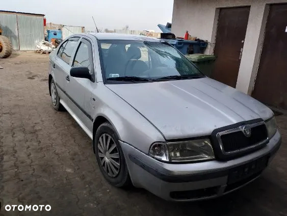 Skoda Octavia1.6 KAT 2002 r. na części