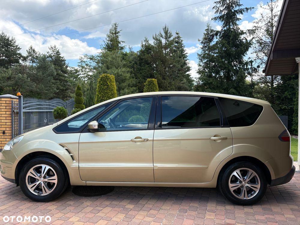 Ford S-Max - 16