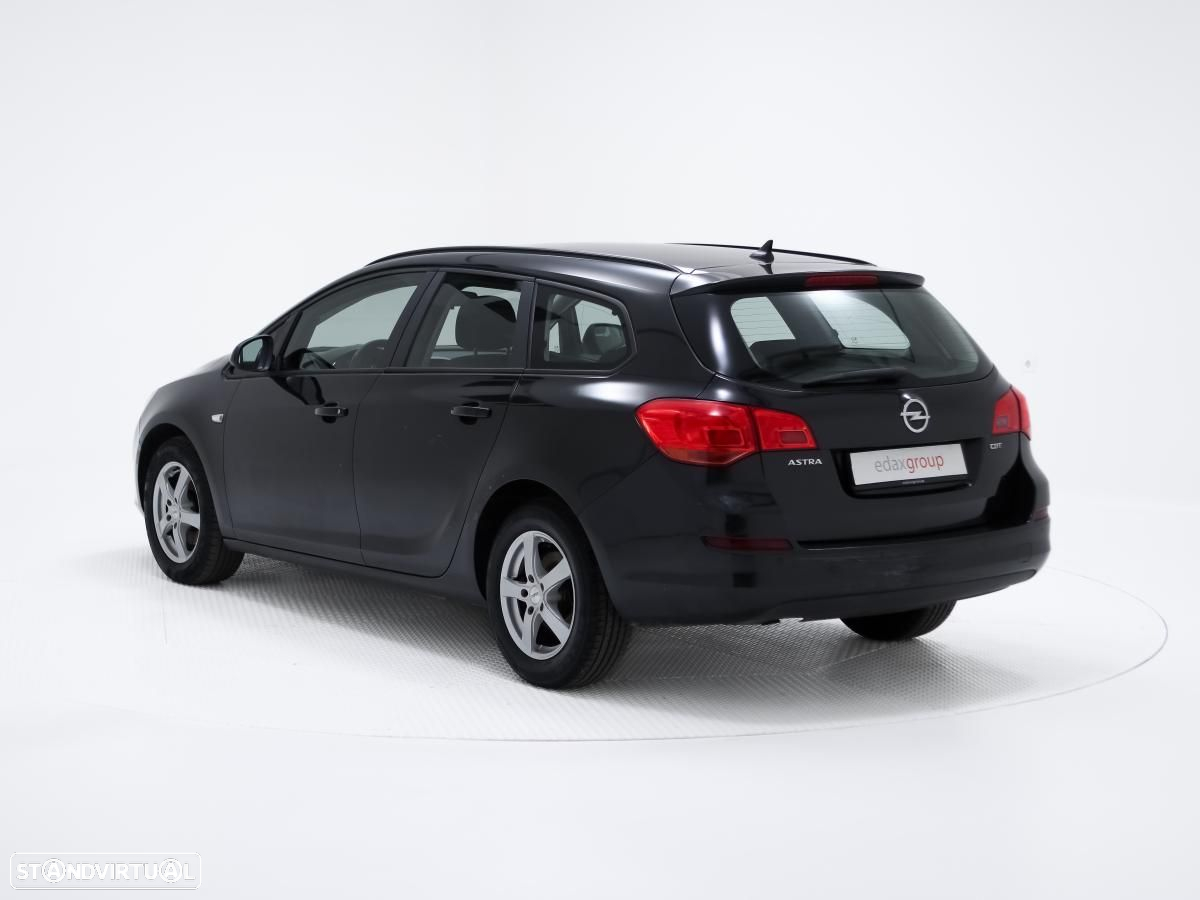Opel Astra Sports Tourer - 4