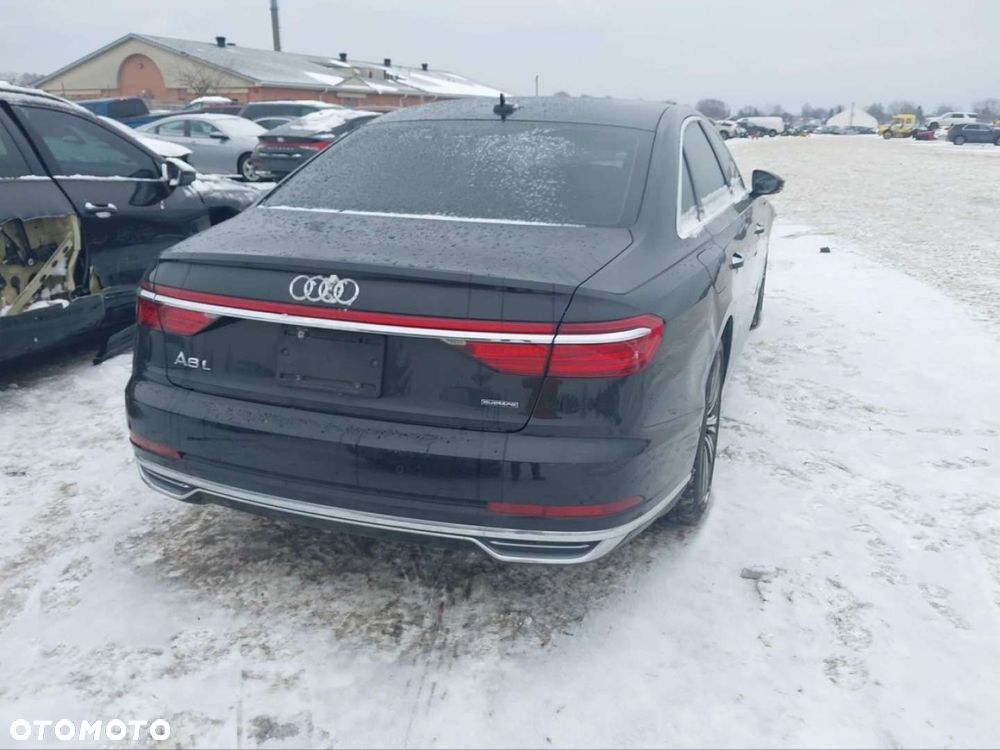 Audi A8 - 8