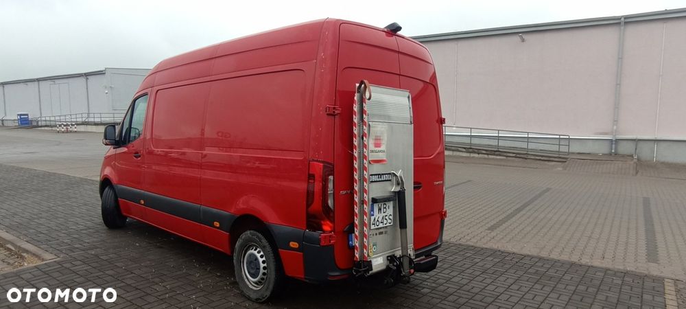 Mercedes-Benz Sprinter - 2