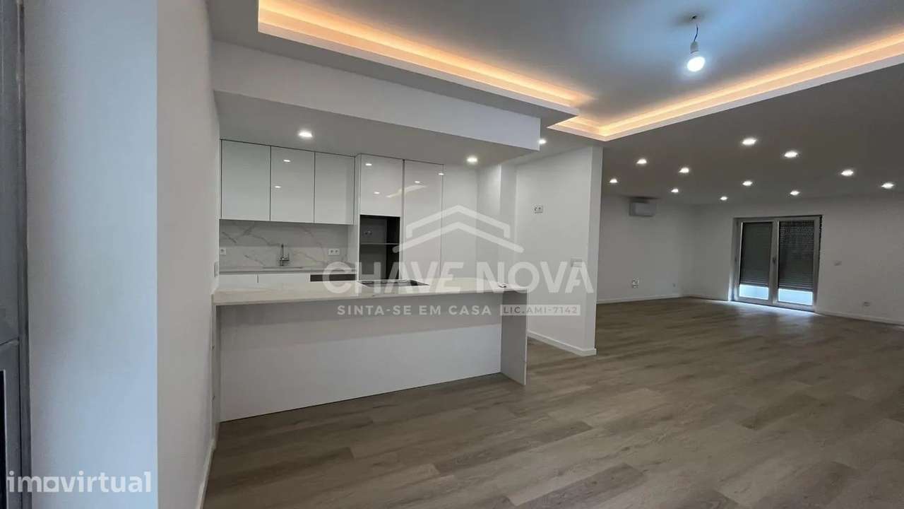 Apartamento T4 totalmente remodelado | Box para 2 carros - Grande imagem: 3/28