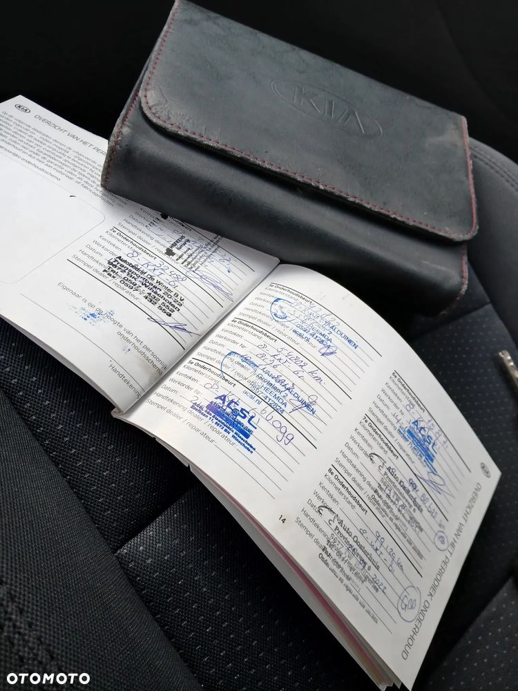 Kia Carens 1.6 GDI Dream Team Edition - 26