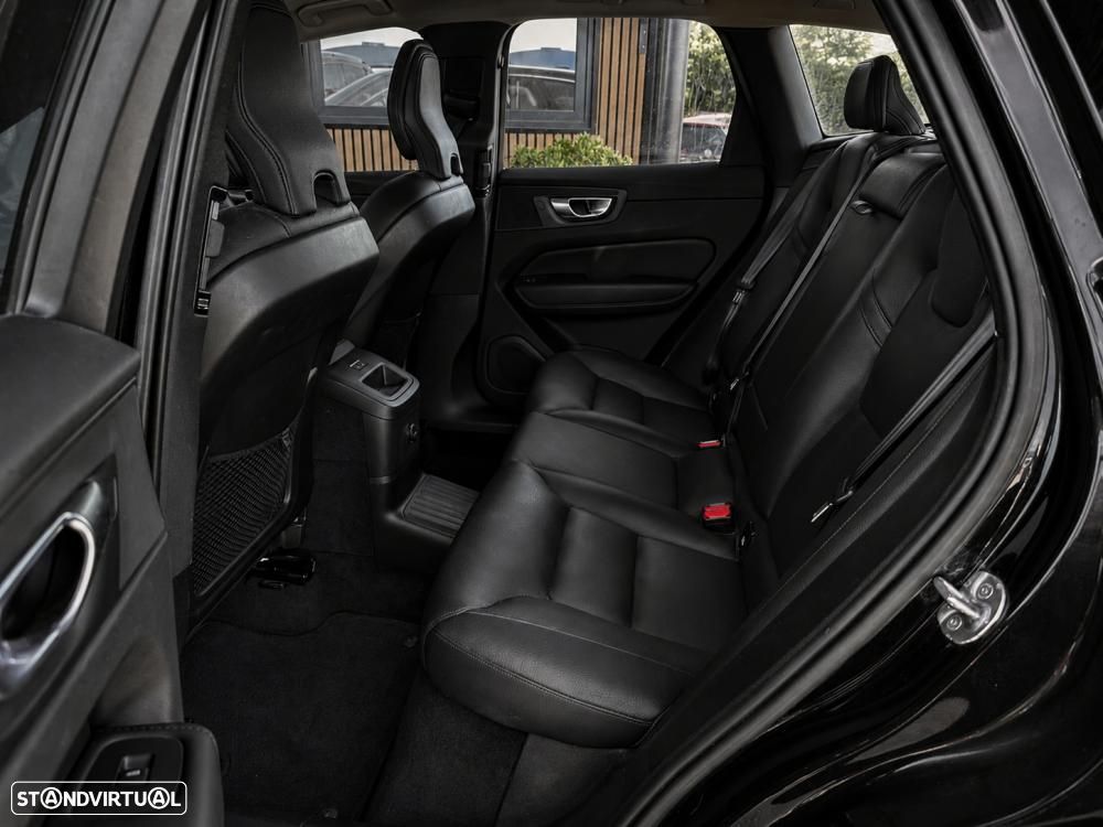 Volvo XC 60 T6 AWD Recharge Plus Dark - 43