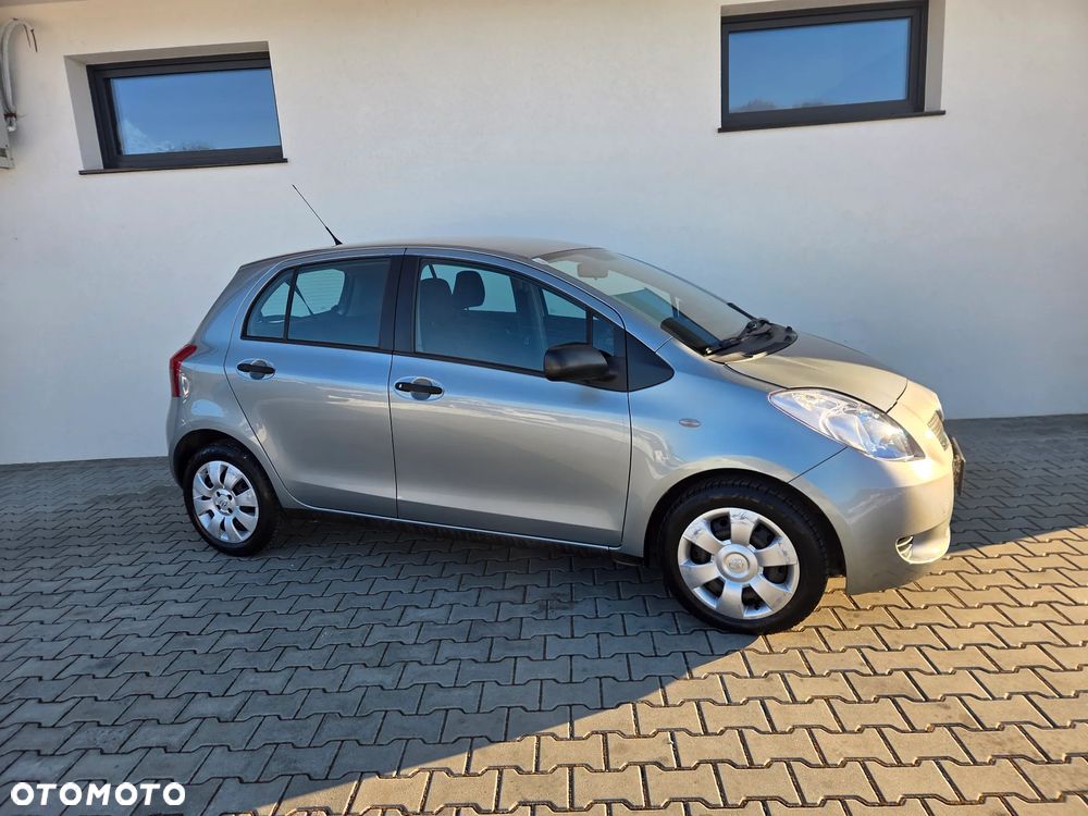 Toyota Yaris - 10