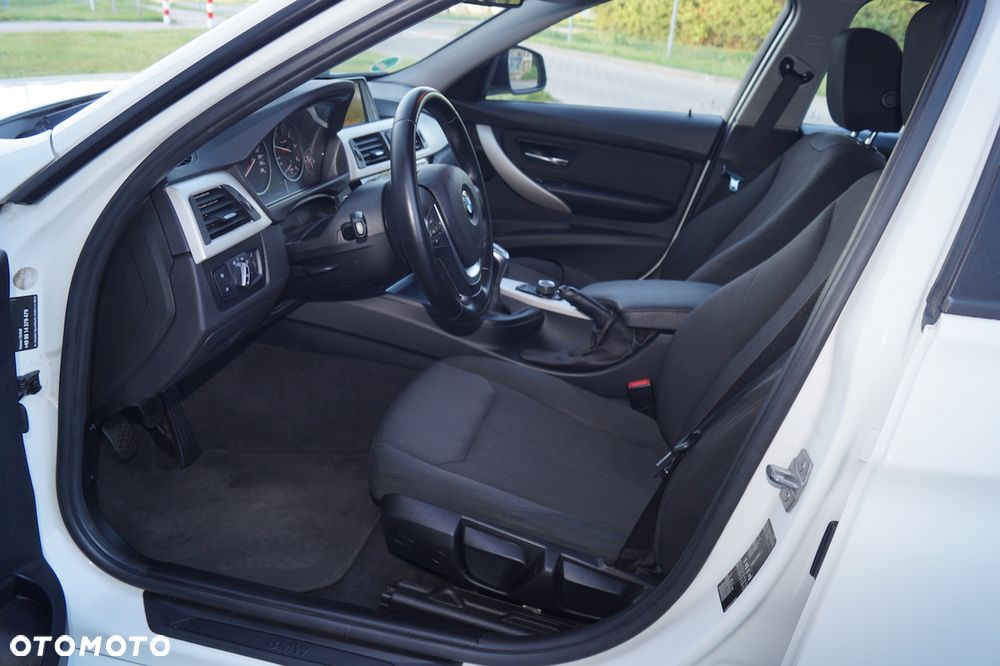 BMW Seria 3 - 24