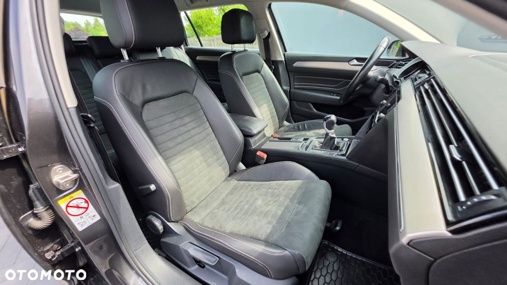 Volkswagen Passat 2.0 TDI EVO Elegance - 19
