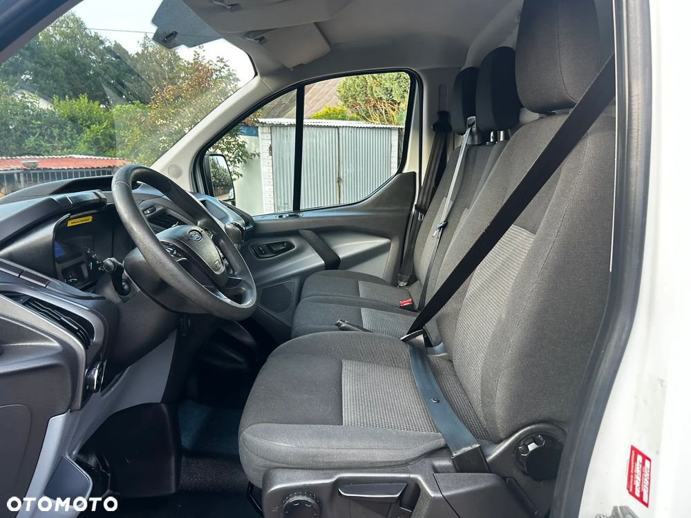 Ford TRANSIT CUSTOM - 17