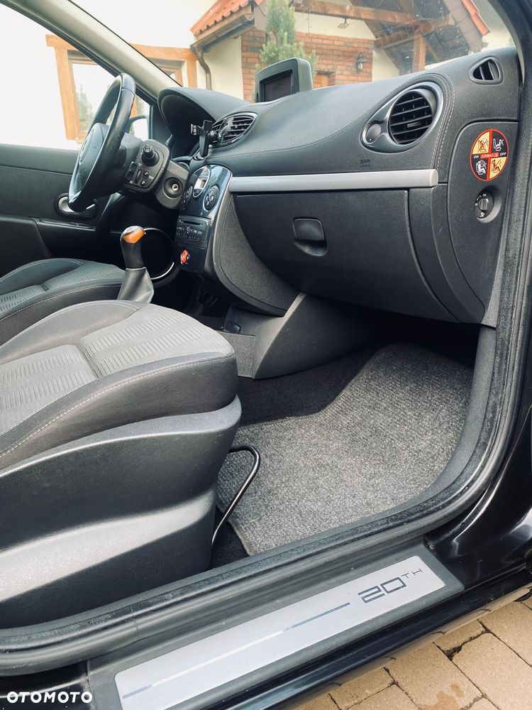 Renault Clio - 13