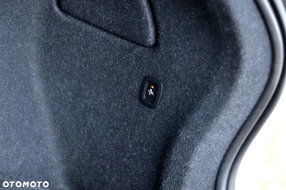 Volvo XC 40 T3 Momentum Pro - 13