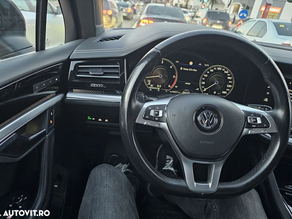 Volkswagen Touareg 3.0 V6 TDI 4Motion DPF Automatik R-Line - 13