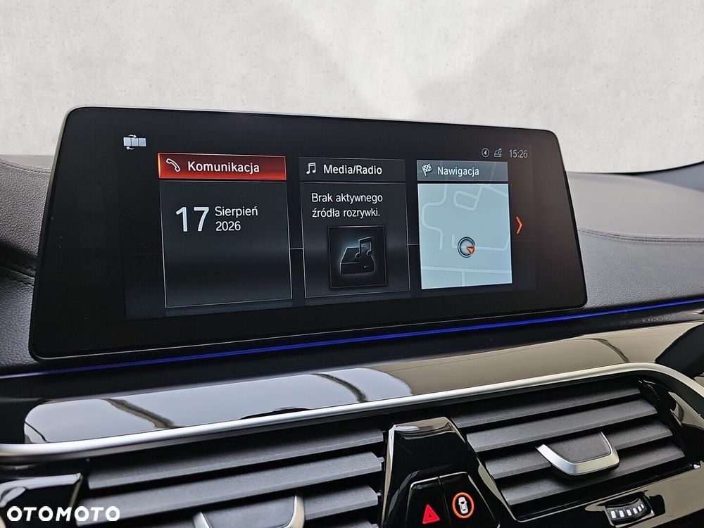 BMW Seria 5 M550i xDrive - 16