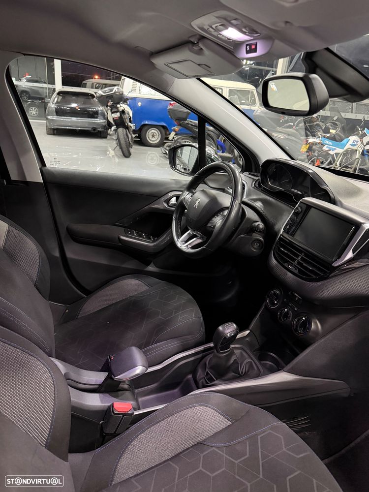 Peugeot 2008 1.2 PureTech Allure - 9