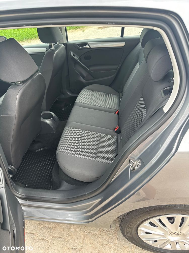 Volkswagen Golf - 33