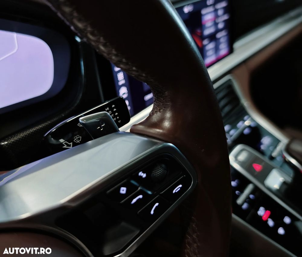 Porsche Panamera - 12
