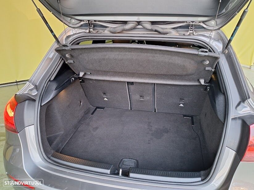 Mercedes-Benz A 200 d Progressive Aut. - 32