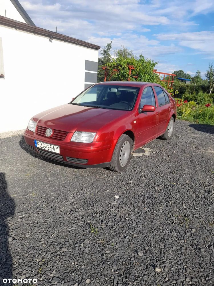 Volkswagen Bora 1.6 Comfortline - 1