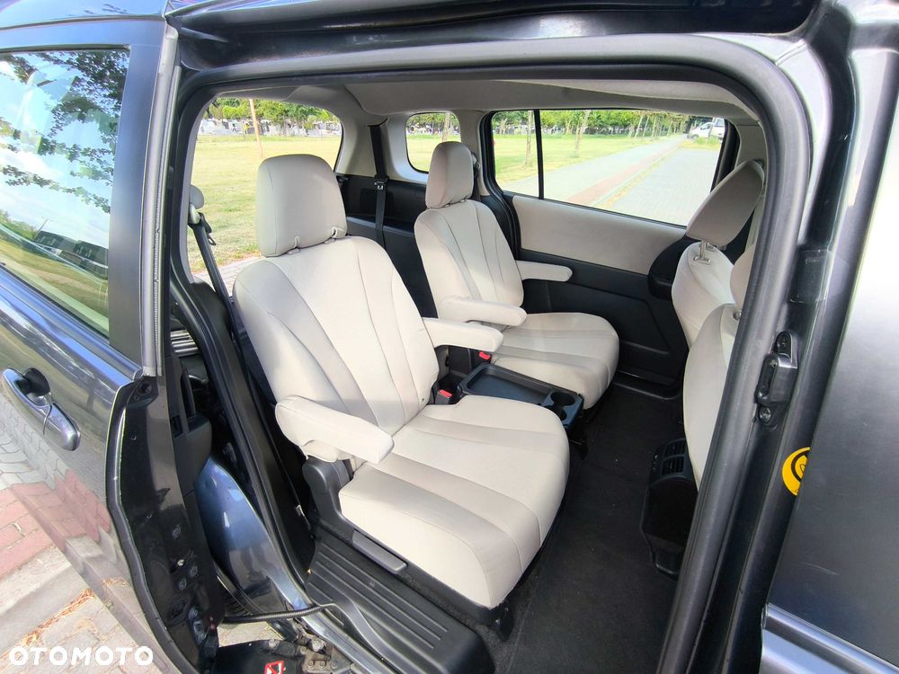 Mazda 5 - 6