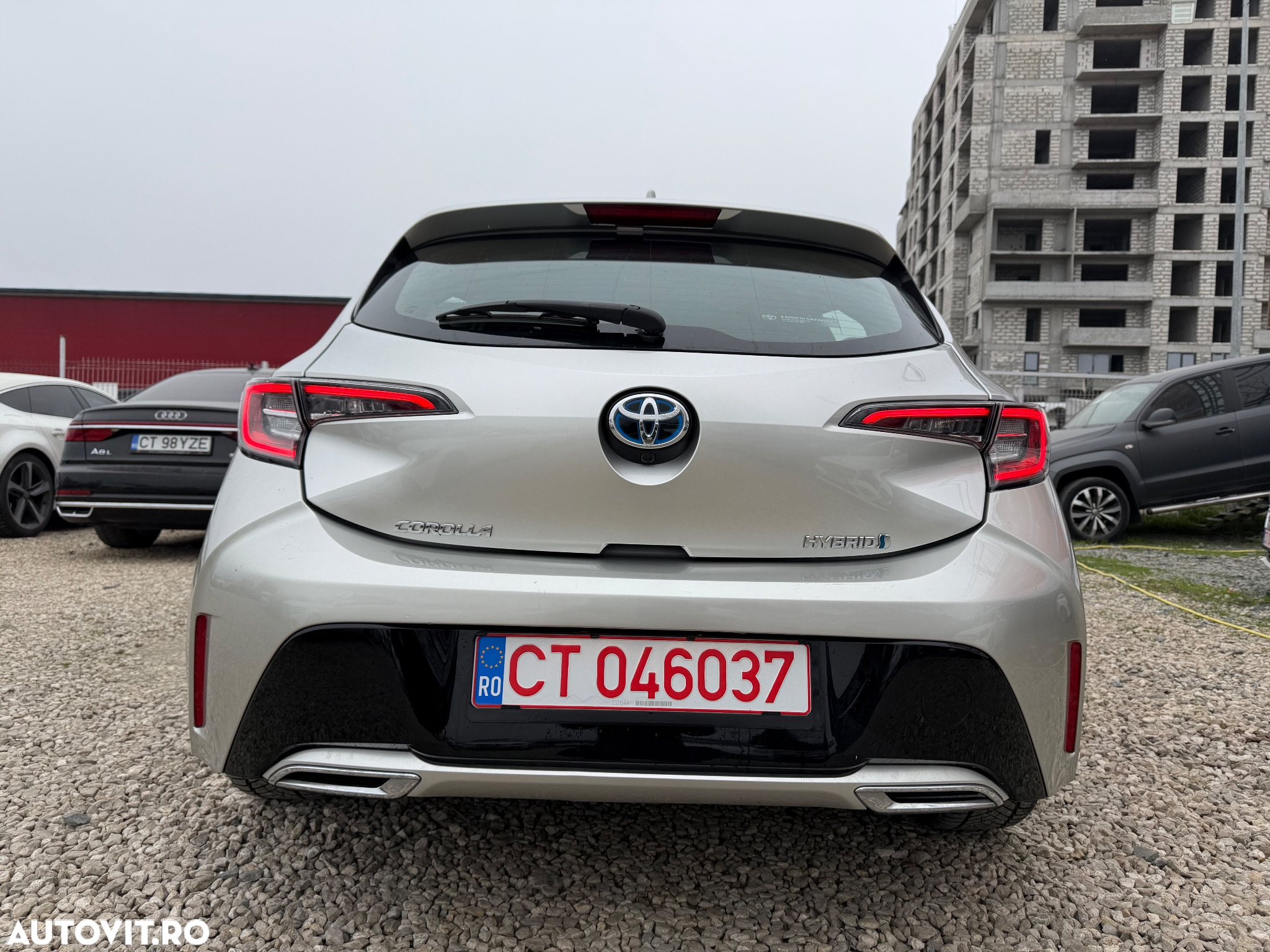 Toyota Corolla 2.0 Hybrid Lounge - 7