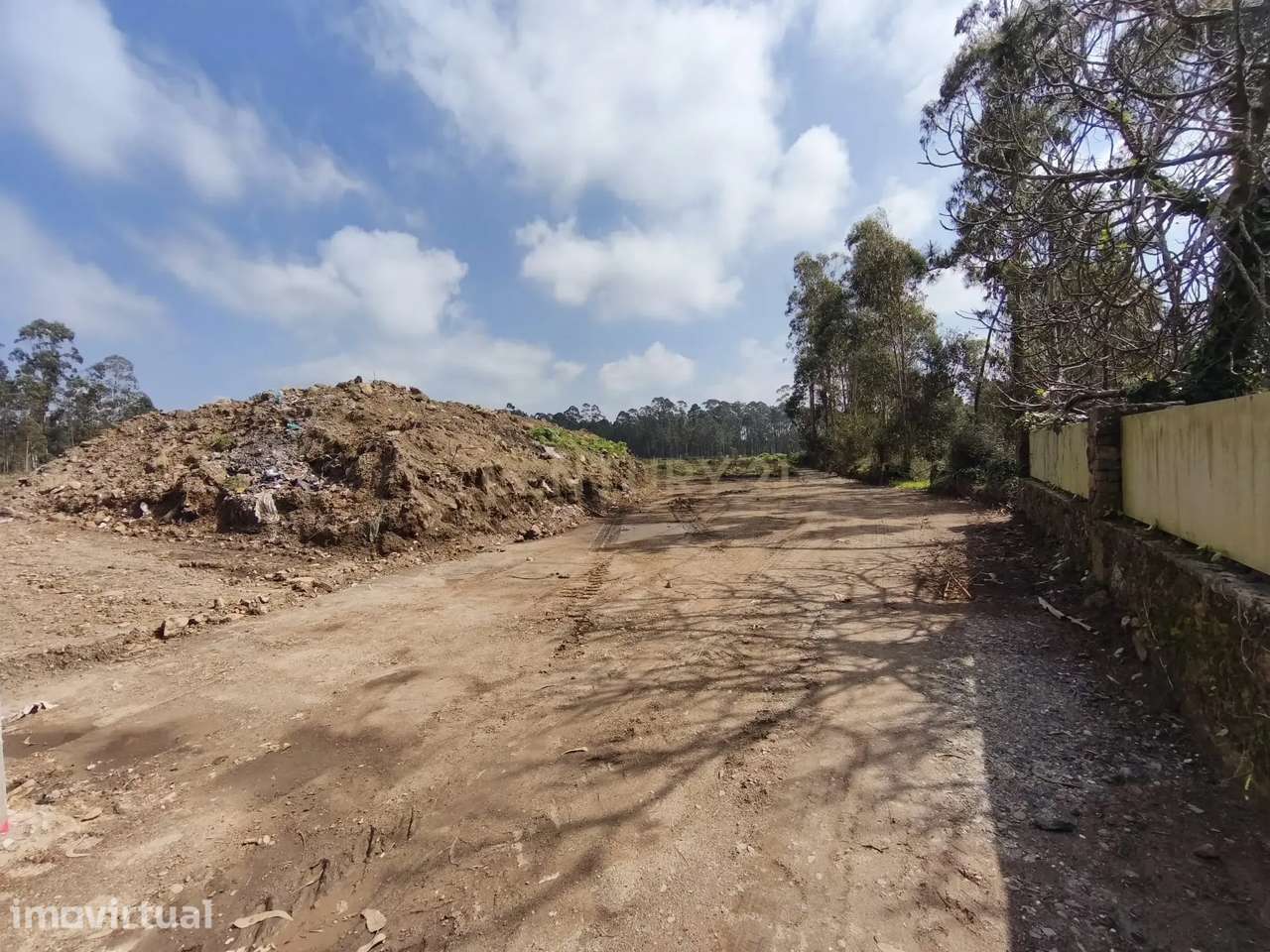 Terreno em Esposende: Localização Privilegiada e Tranquilidade - Grande imagem: 2/14