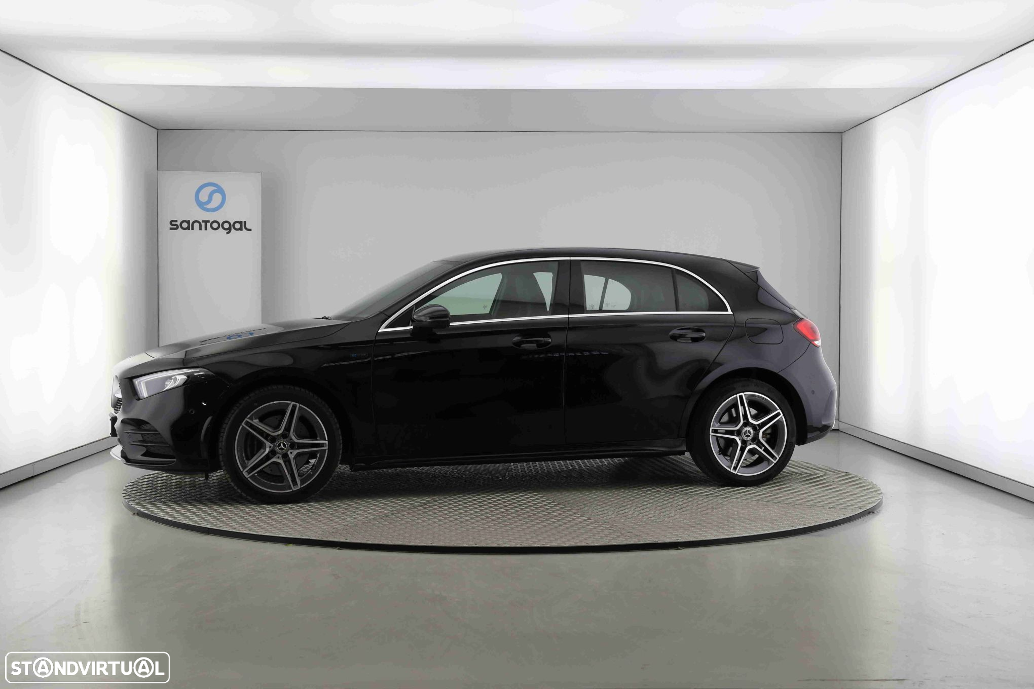 Mercedes-Benz A 250 e AMG Line - 2