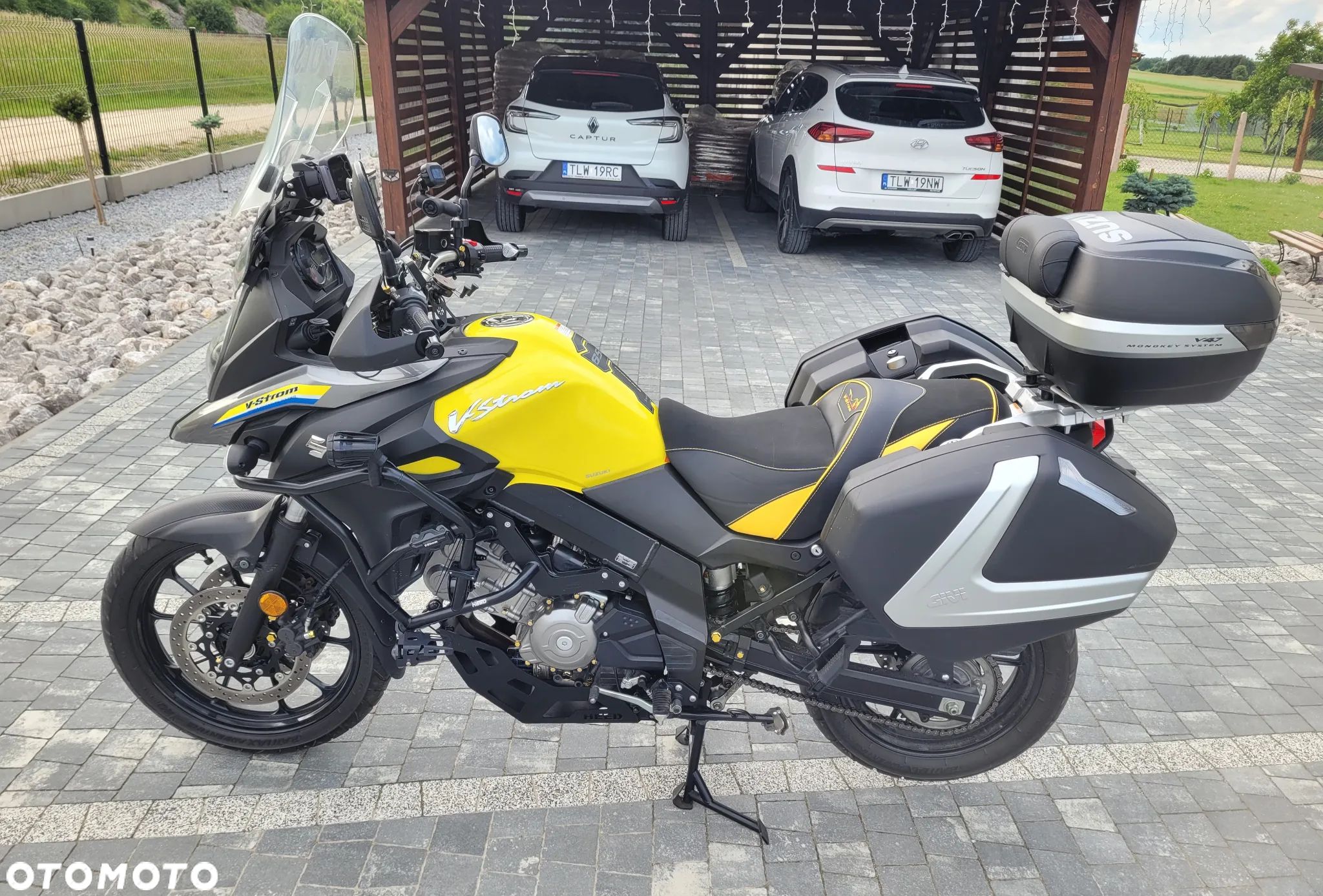 Suzuki V-STROM - 1