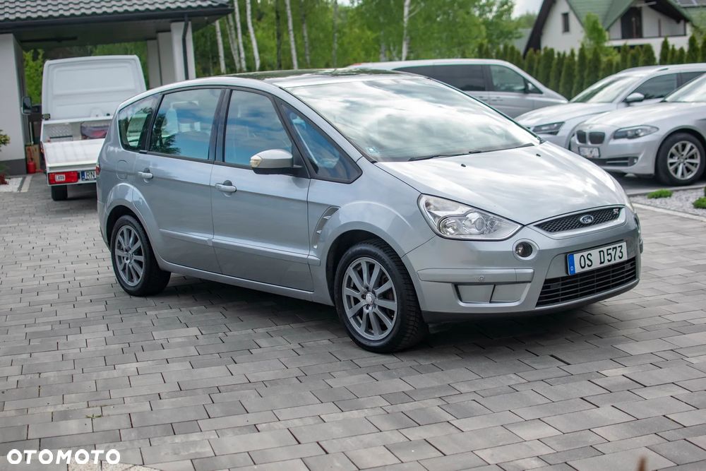 Ford S-Max - 13