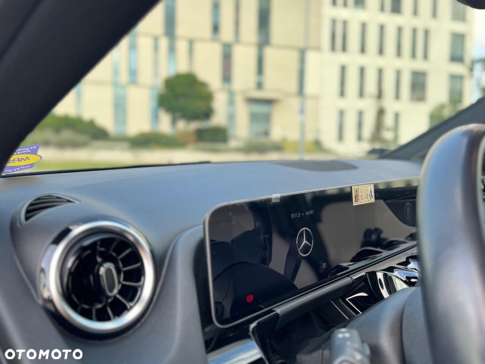 Mercedes-Benz GLA 200 - 13