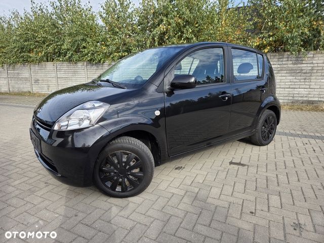 Daihatsu Sirion - 6