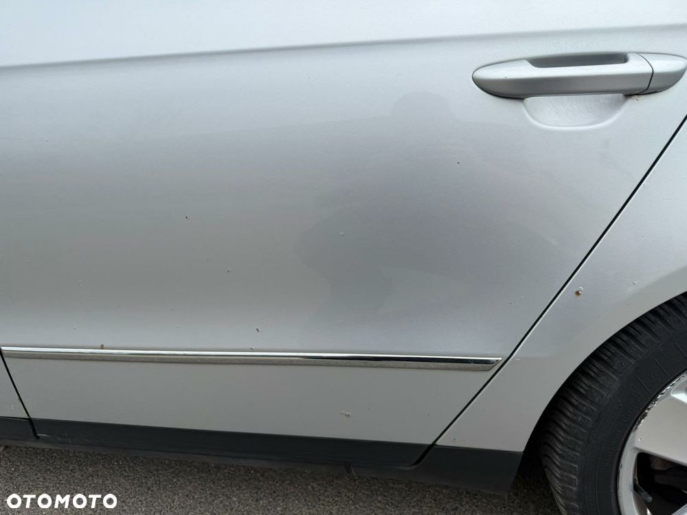 Volkswagen Passat 2.0 TDI DPF Comfortline - 16