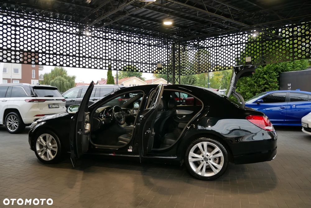 Mercedes-Benz Klasa C 300 7G-TRONIC - 6