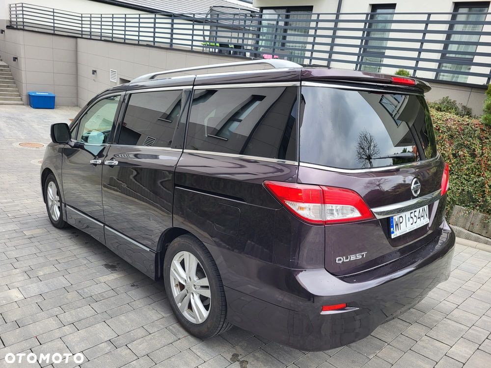 Nissan Quest - 4
