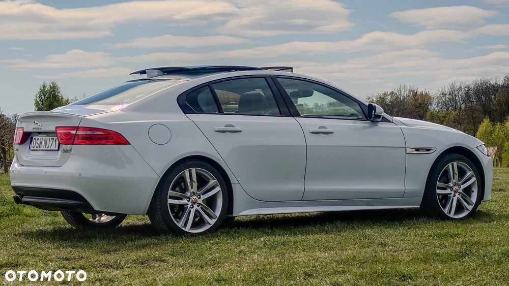Jaguar XE 2.0 D AWD R-Sport - 5