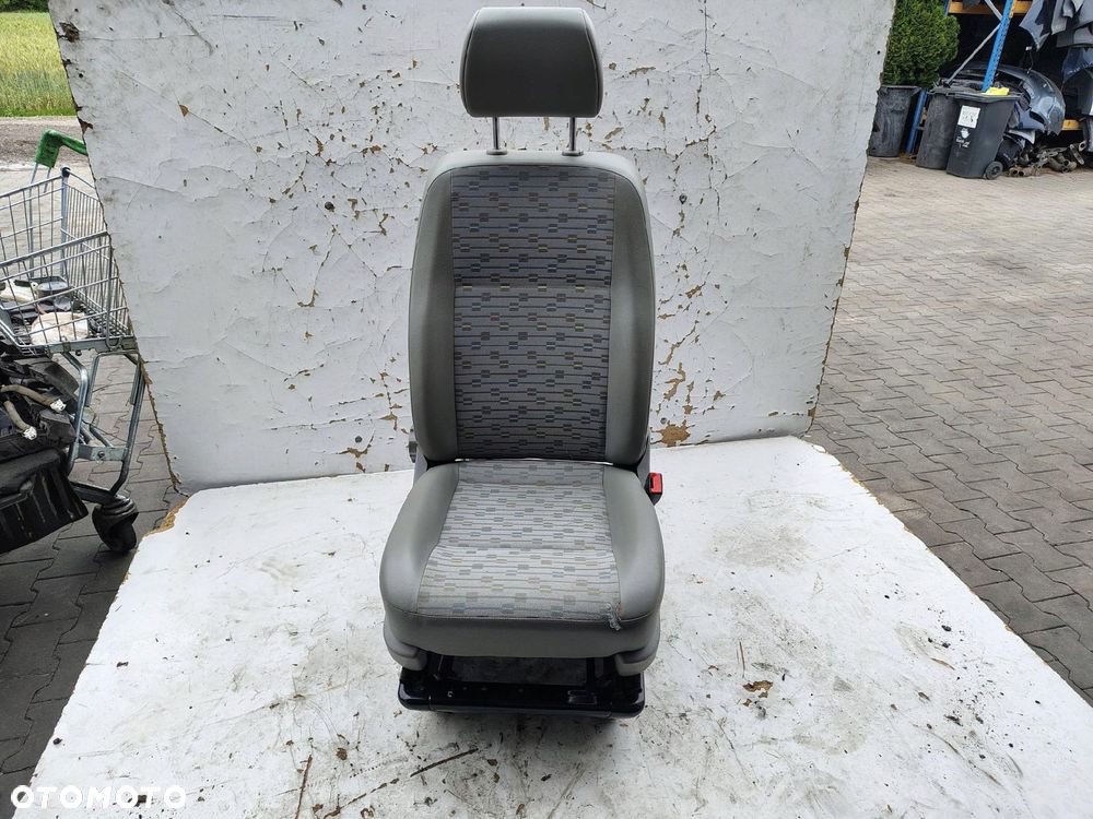 FOTEL PASAŻERA PRAWY PRZÓD Z PODSTAWĄ VOLKSWAGEN T5 - 10