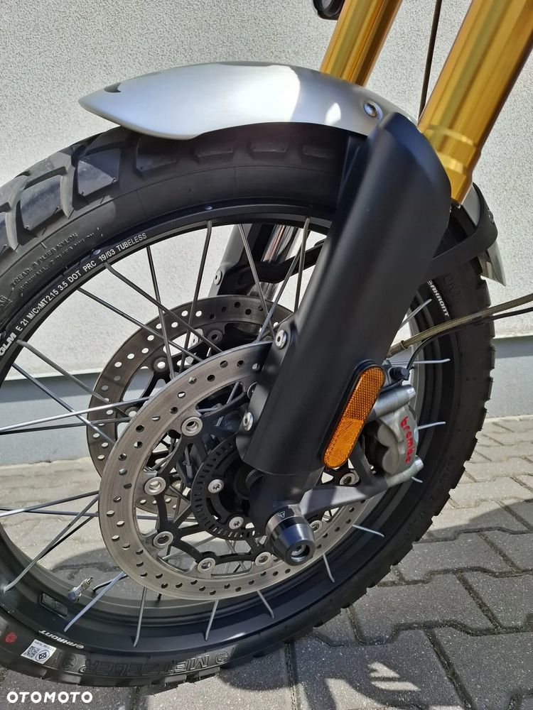 Triumph Scrambler - 14