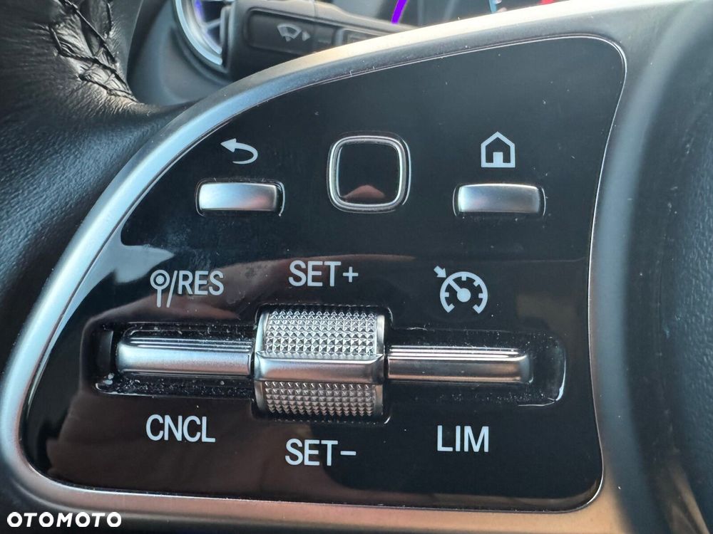 Mercedes-Benz GLB - 21