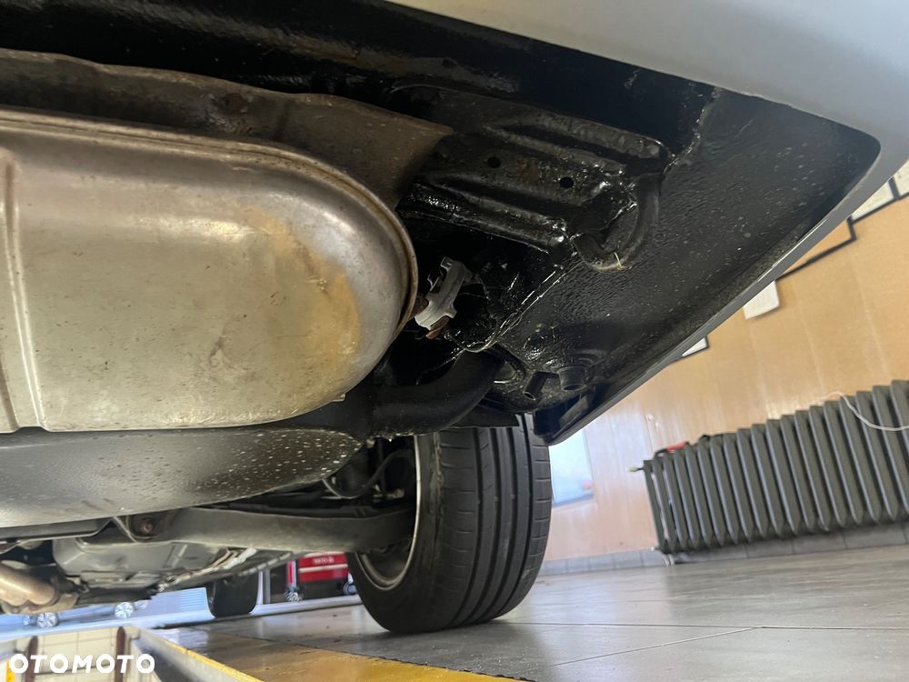 Mercedes-Benz Klasa E - 22